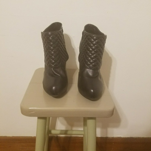 Boots - Picture 2 of 4